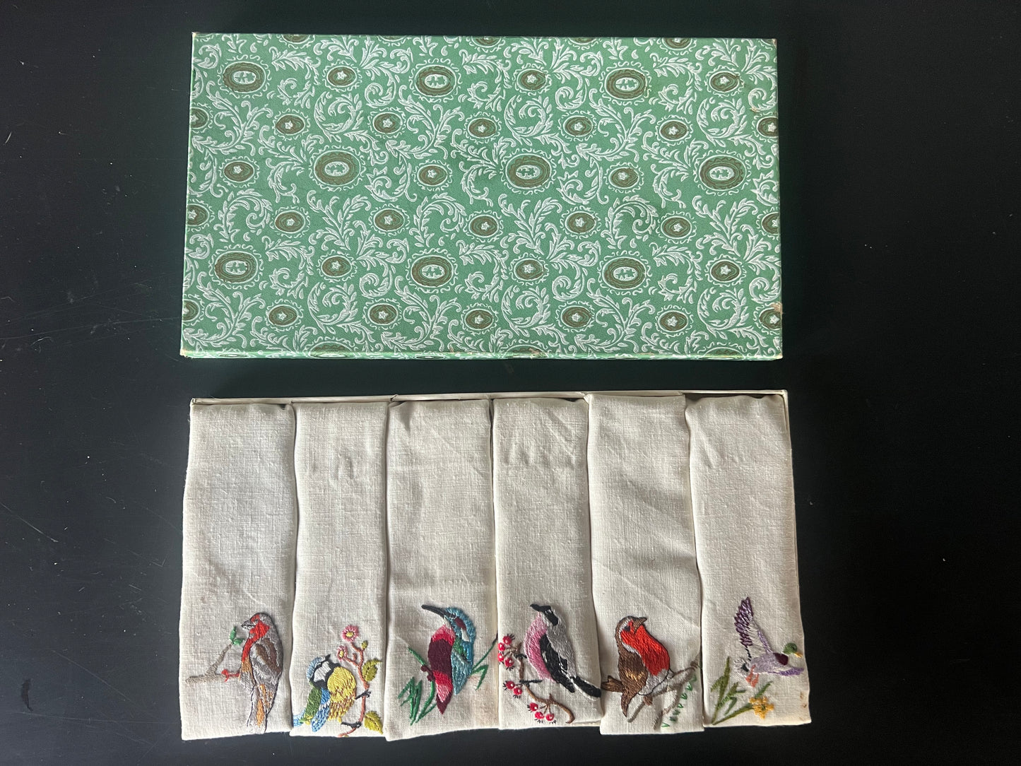 Vintage napkins with birds