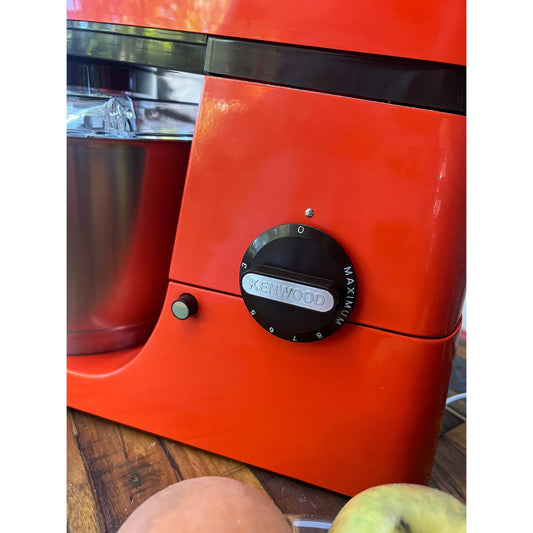 https://thekenwoodguys.com/cdn/shop/files/Kenwood-Chef-A901-Rare-Red-Model-2.jpg?v=1698821460&width=533